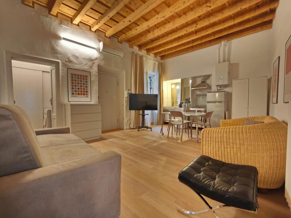 Crocetta Charme Apartment Milan Bagian luar foto